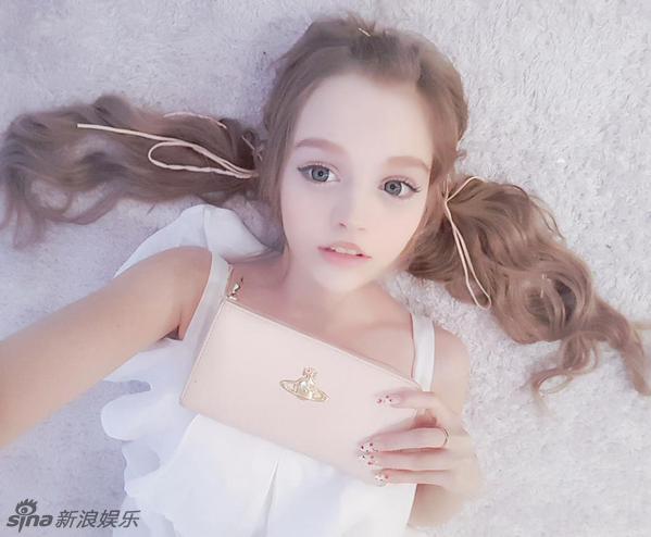 美国少女酷似芭比娃娃 当嫩模走红日本