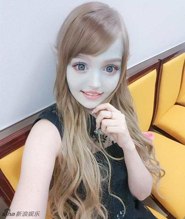 美国少女酷似芭比娃娃 当嫩模走红日本