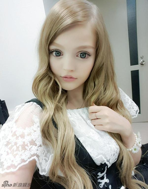 美国少女酷似芭比娃娃 当嫩模走红日本