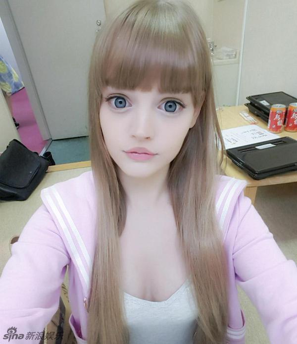 美国少女酷似芭比娃娃 当嫩模走红日本