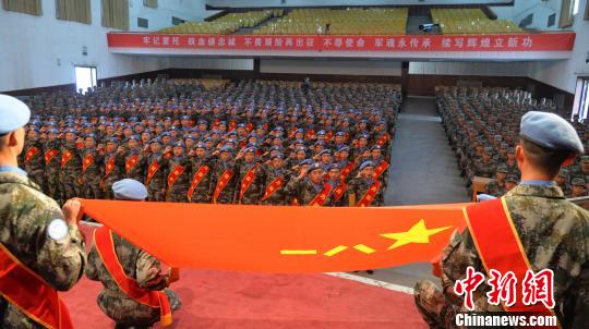中国第21批赴刚果（金）维和部队从甘肃兰州出征