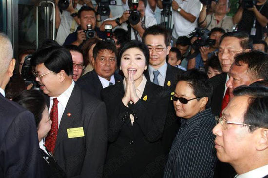 泰国前总理英拉渎职案19日开审 英拉出庭(组图)