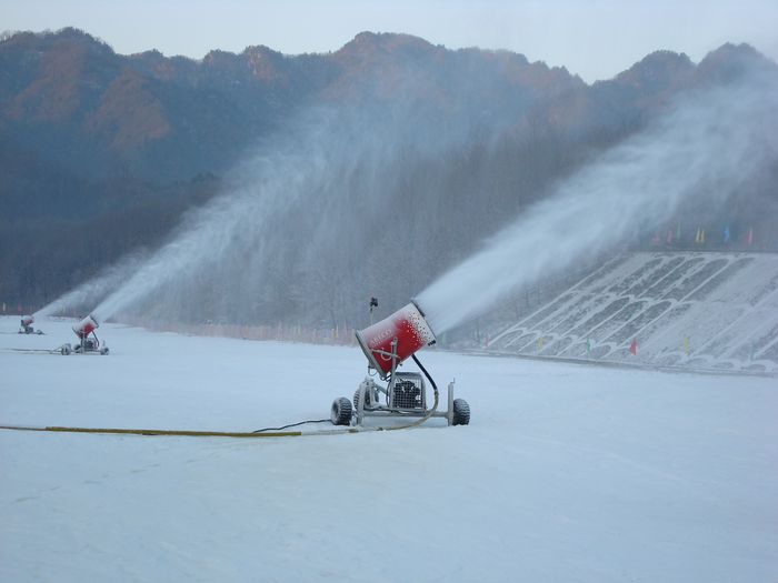 　　传说中的造雪机