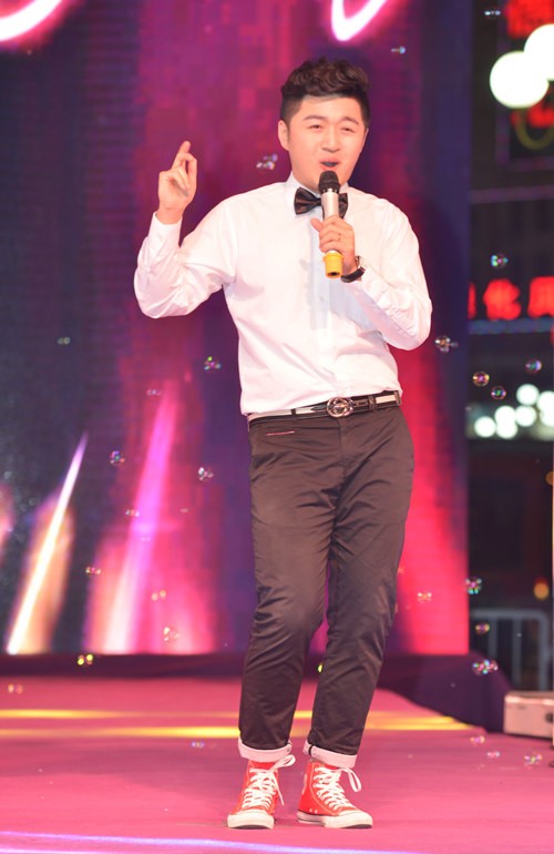 本届时光音乐节的现场主持乐天的演出