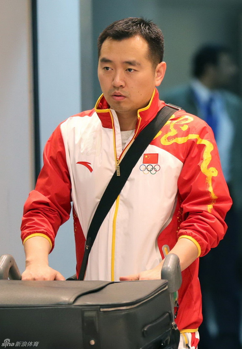 中国奥运代表团抵达伦敦