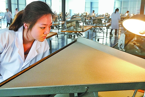 省长谢伏瞻在济源虎岭产业集聚区考察