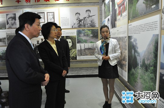 三门峡市隆重举行社会各界代表公祭烈士活动组图