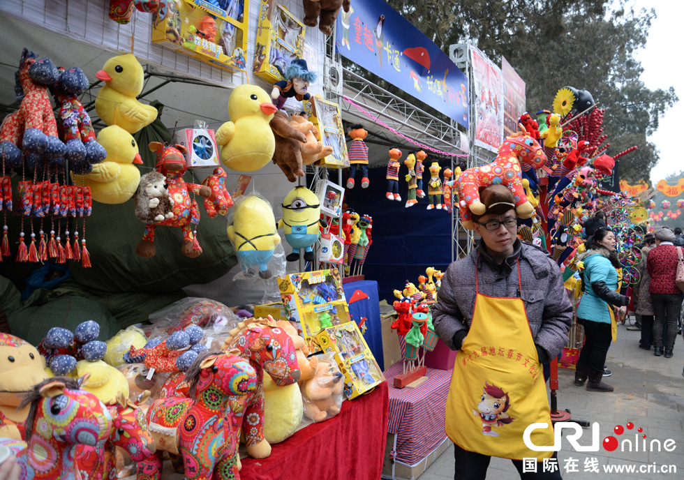 北京地坛庙会人气爆棚民俗文化受追捧